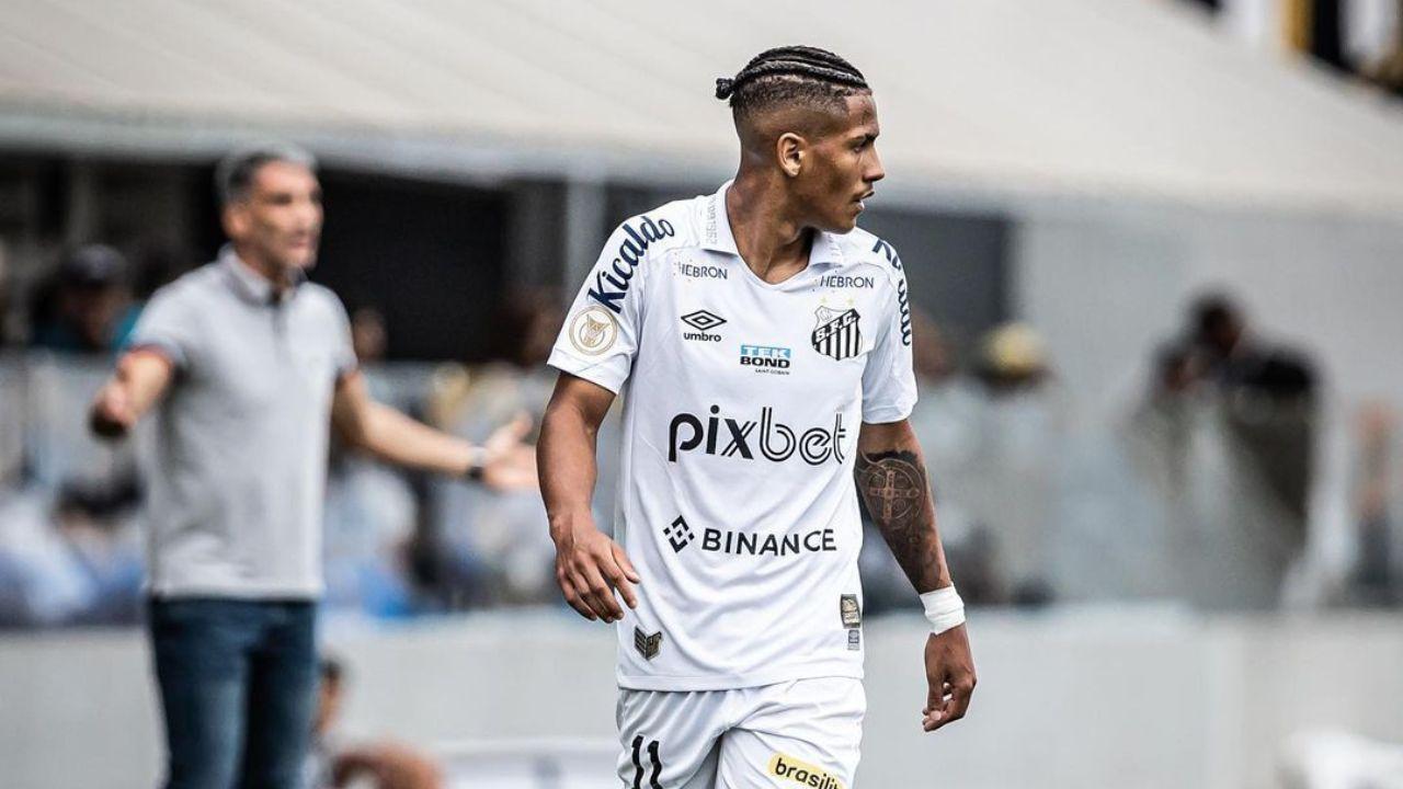 Ângelo resolveu ficar no Santos e recusar Flamengo