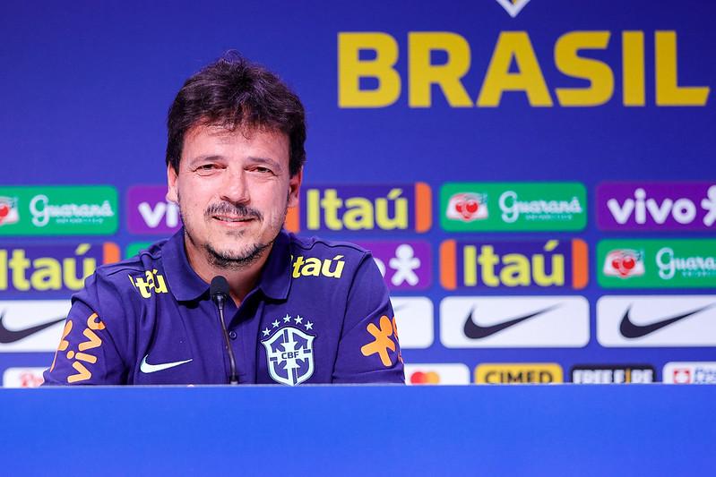 Fernando Diniz é anunciado como novo técnico da seleção brasileira