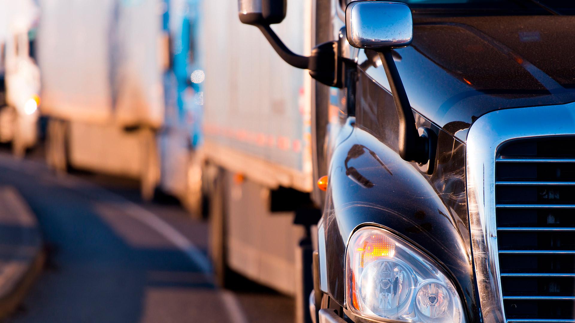 Qual é a importância de manter o caminhão limpo para o transporte de cargas?