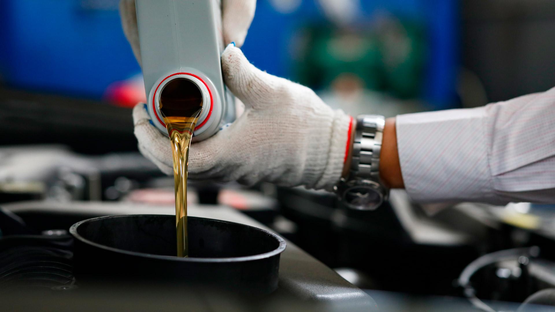 A importância da troca do óleo lubrificante regular em um posto confiável