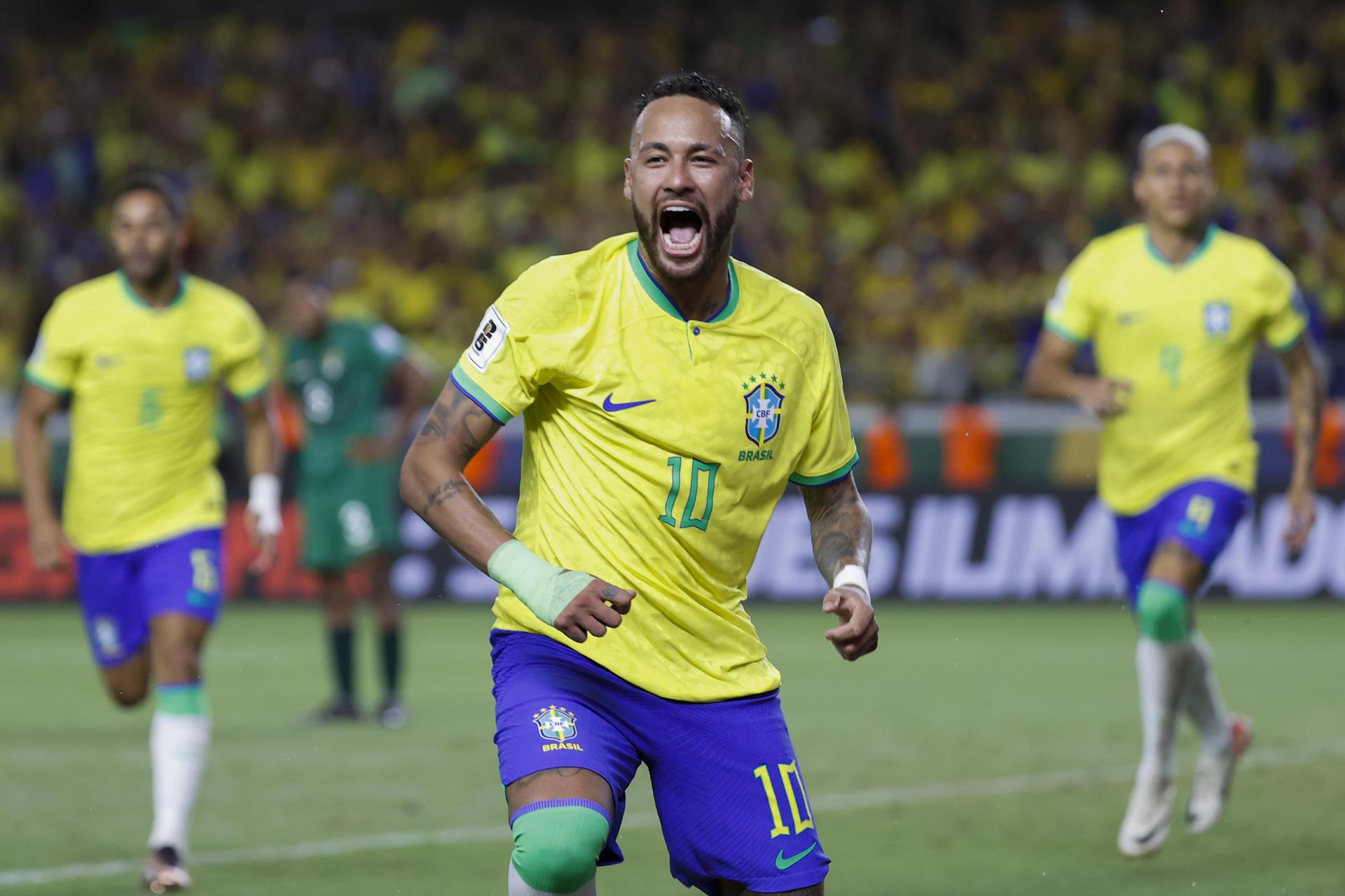 Neymar celebra seu gol 78 pela seleção