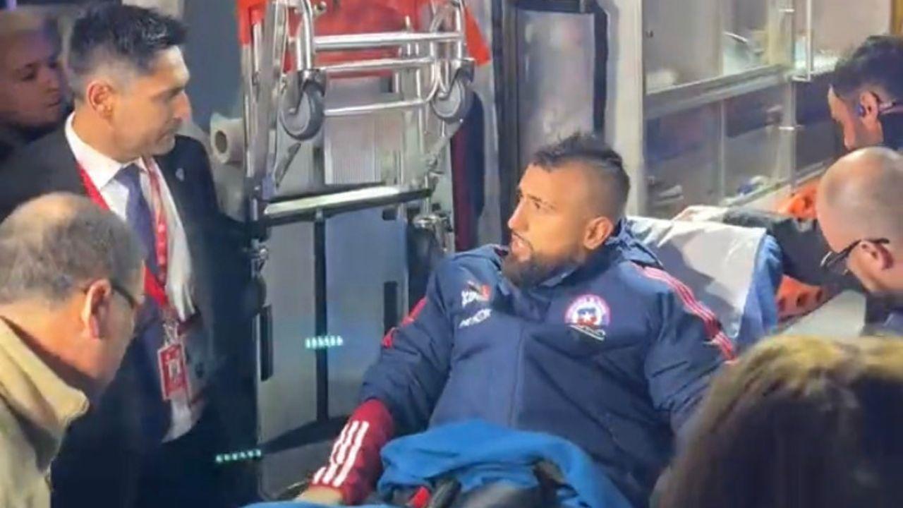 Vidal sai de ambulância após jogo do Chile nas Eliminatórias