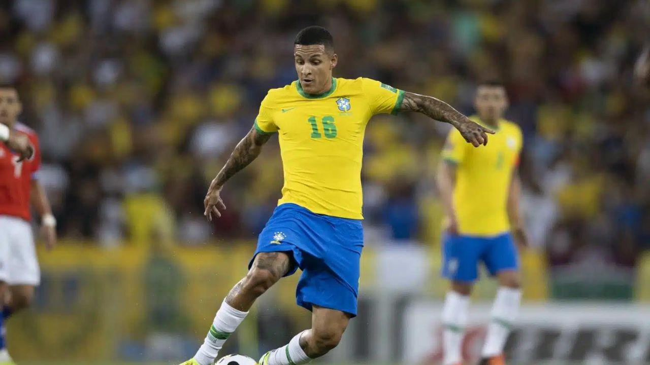 Guilherme Arana está de volta à seleção brasileira