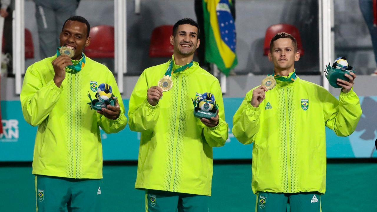 Tae kwon do brasileiro conquista ouro e bronze; badminton leva dois bronzes