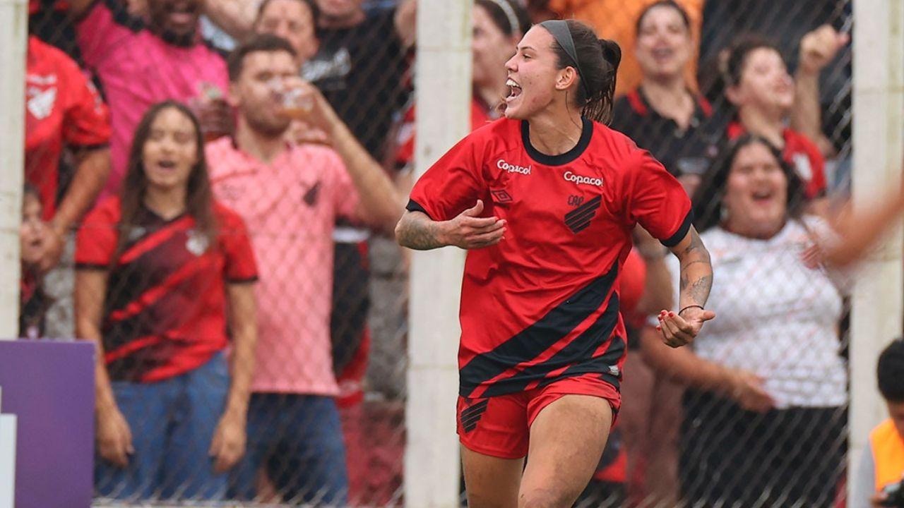 Isa Cardoso é a artilheira do Athletico no Paranaense
