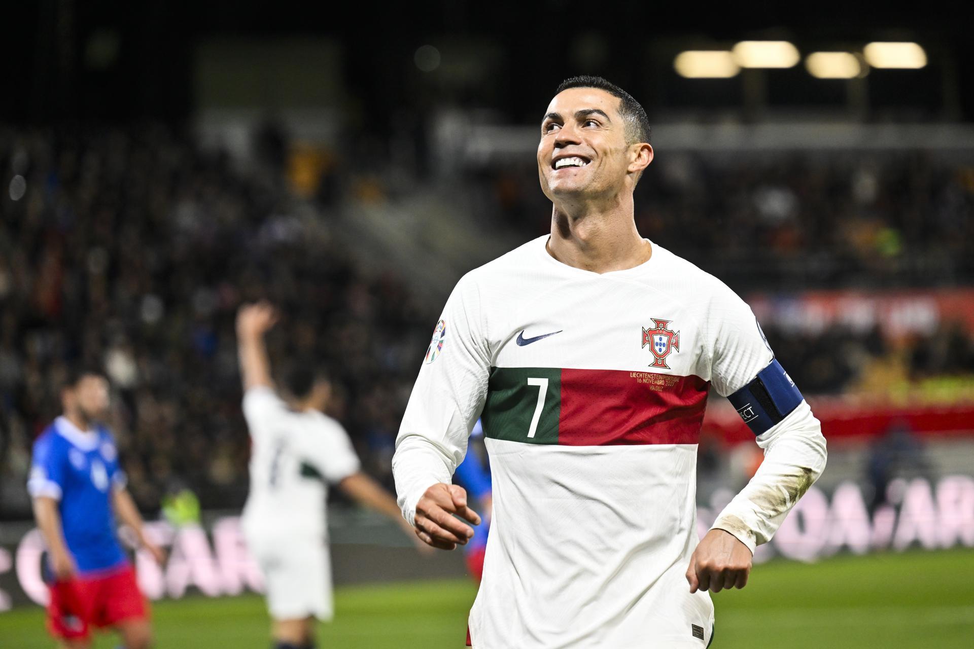Cristiano Ronaldo comemora gol por Portugal
