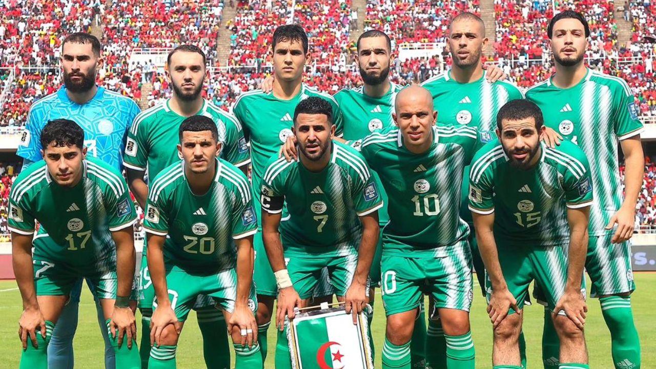 Slimani com a seleção da Argélia
