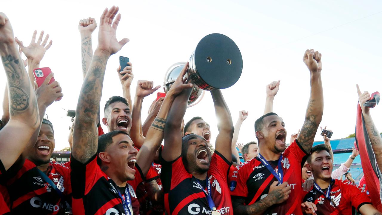 Montevidéu rubro-negra: dois anos do bi da Sul-Americana do Athletico