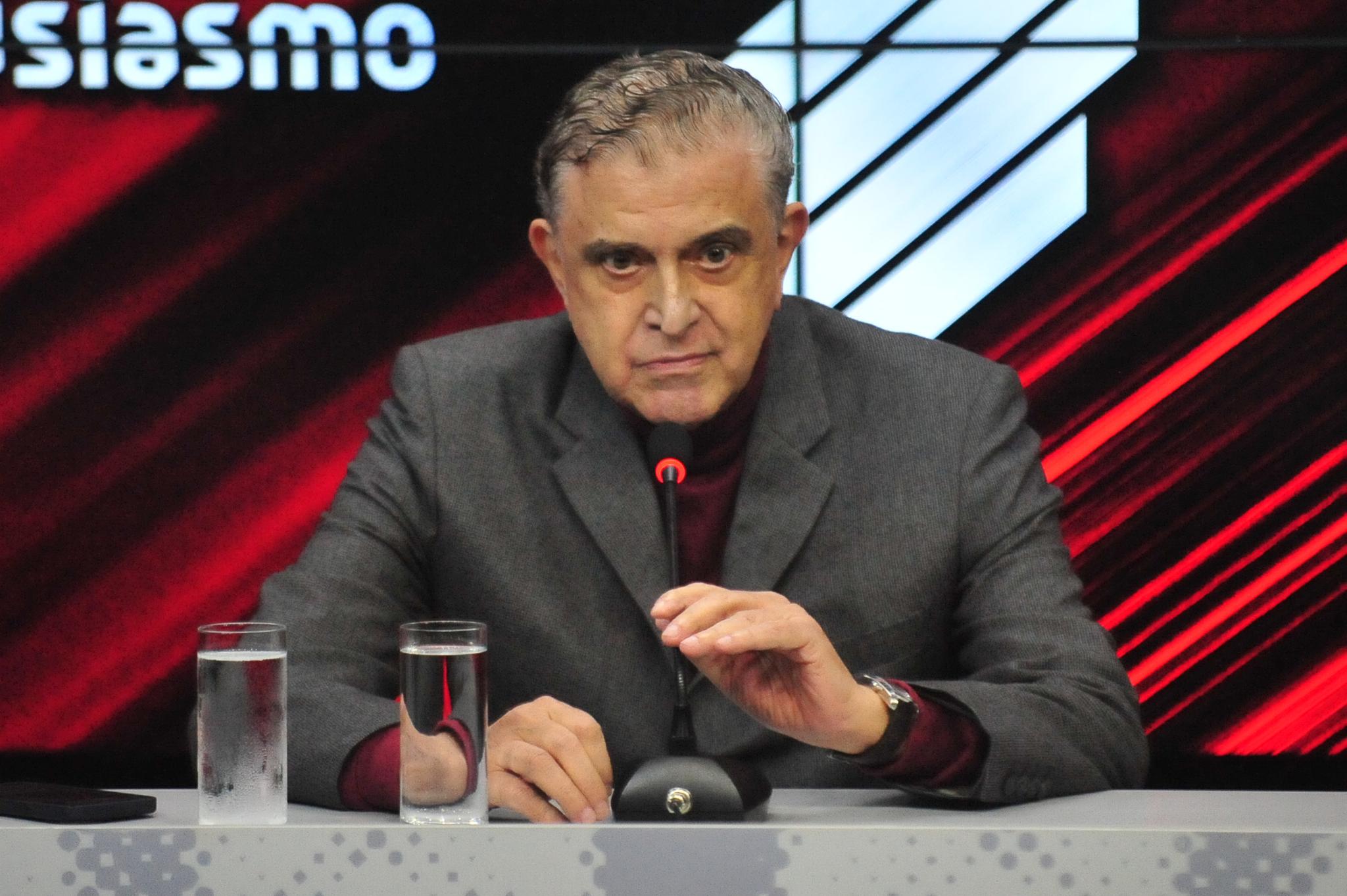 Presidente do Athletico explica o ano do futebol 