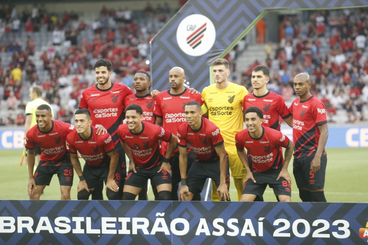 Vitória sobre o Santos garante Athletico na terceira fase da Copa do Brasil