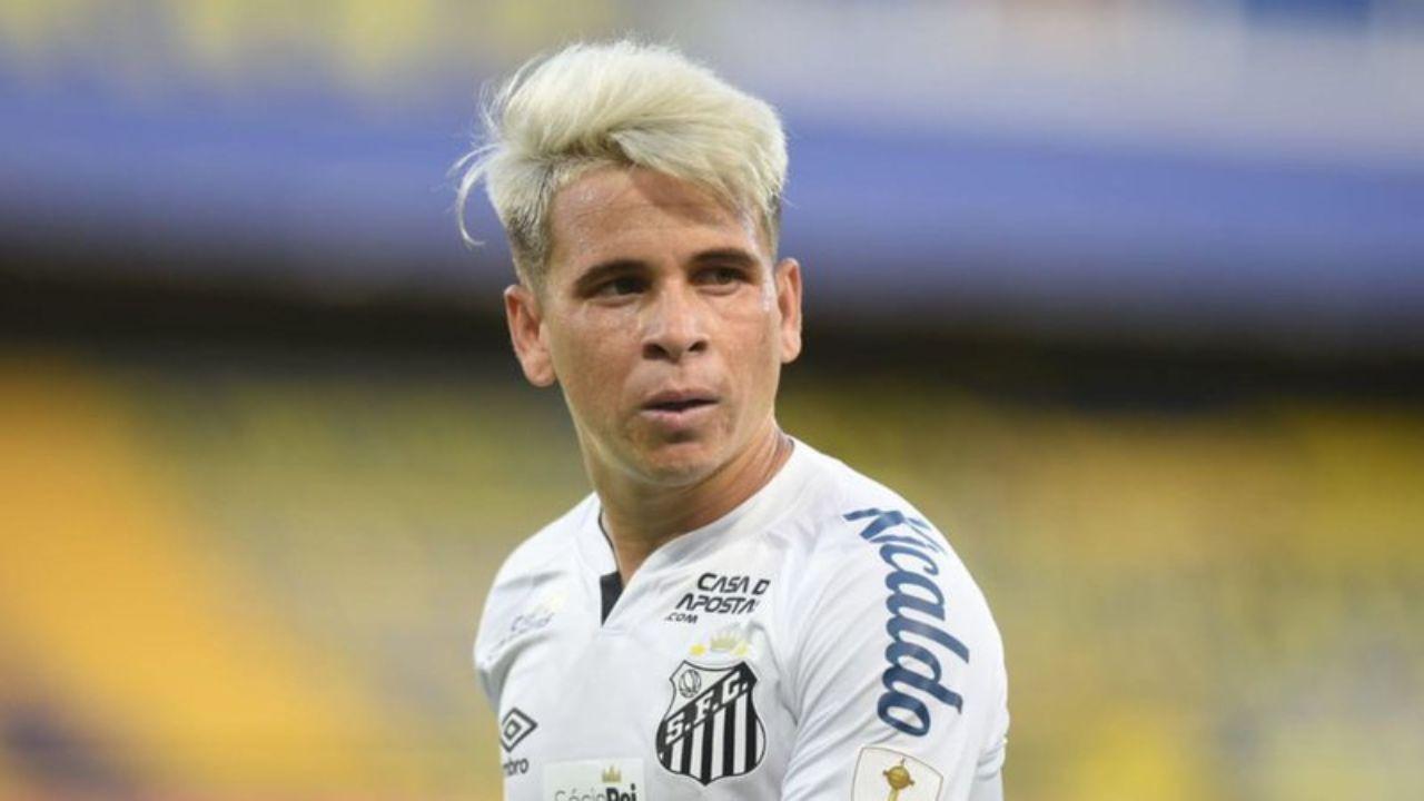 Soteldo saiu do Santos e acertou com o Grêmio