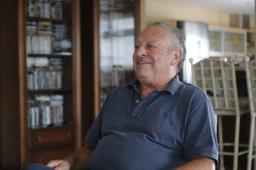Da máquina de escrever ao Youtube: Carneiro Neto celebra 60 anos de jornalismo esportivo