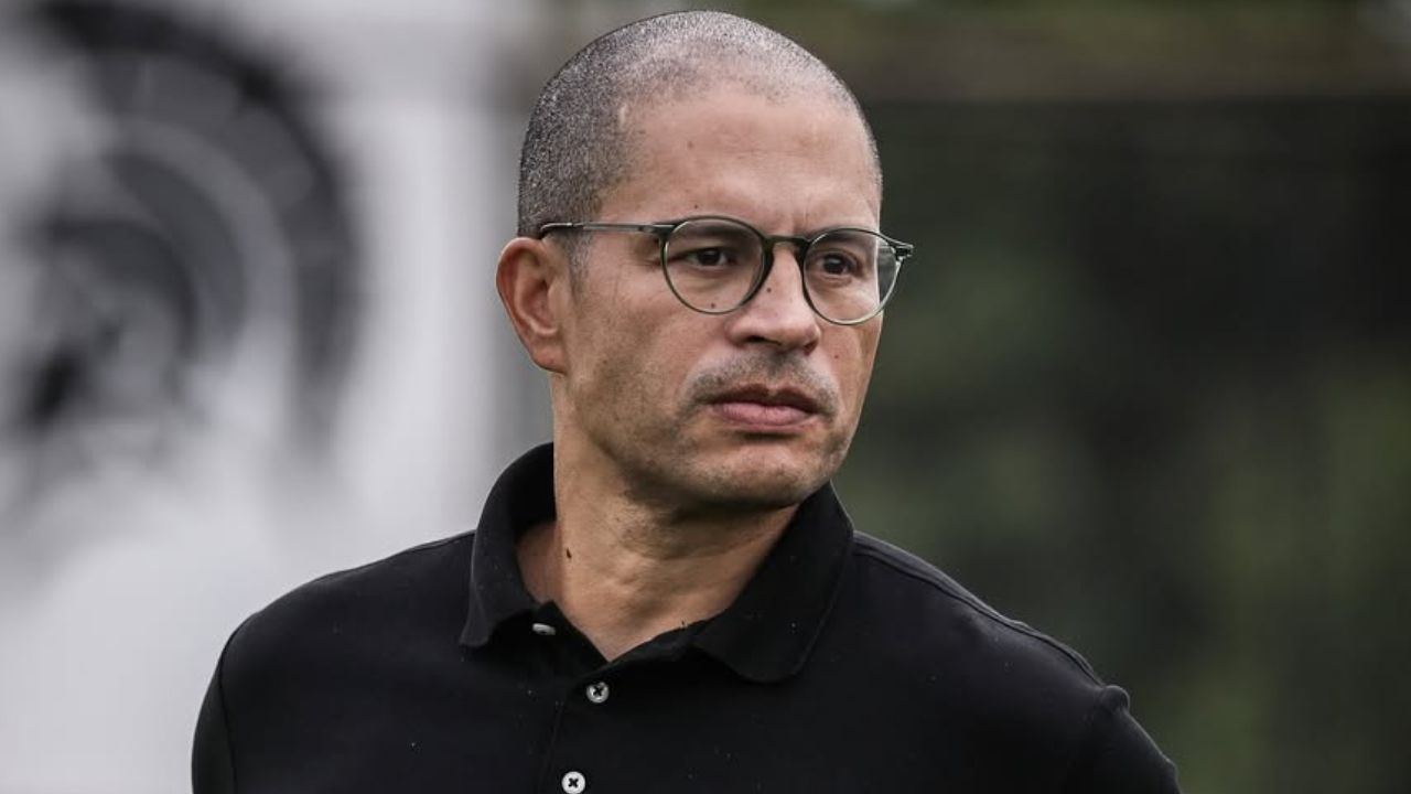 Promessa rescinde com o Coritiba para assinar com time comandado por Alex