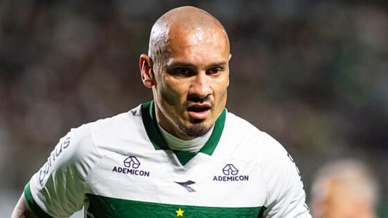“Queda livre”: Defesa do Coritiba vira ponto fraco em 2026 e liga alerta na Série A