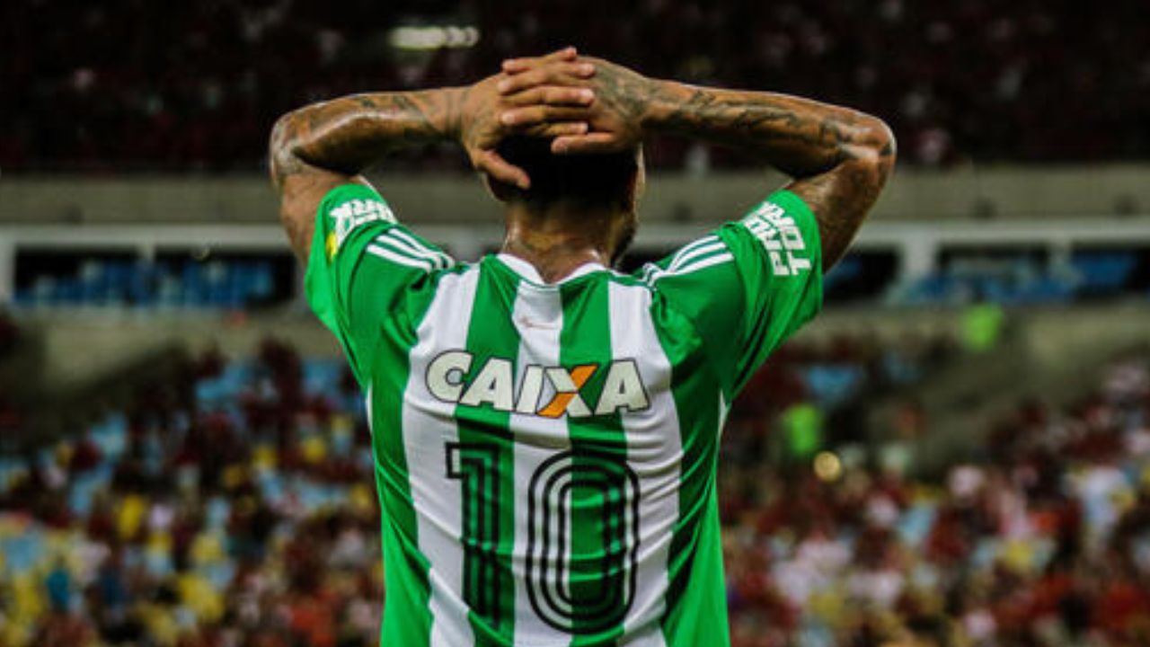 Ex-Coritiba assume clube inglês em busca de sobrevivência