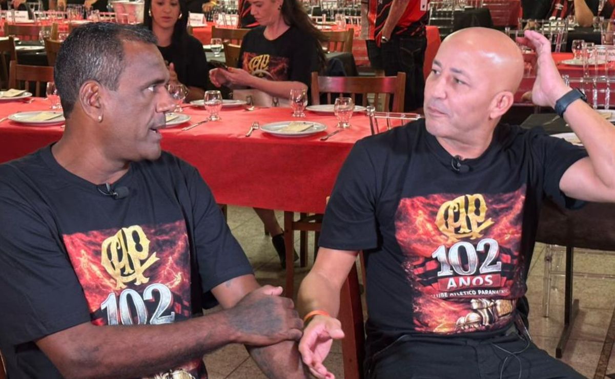 Ídolos de 2001 emocionam torcida em festa do Athletico