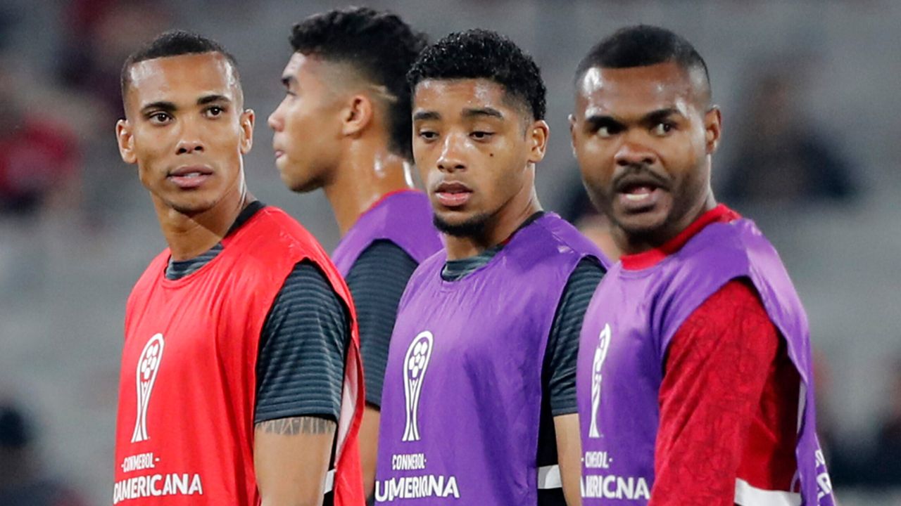 Campeão com o Athletico que não faz jogo completo há 500 dias vira reforço na Série B