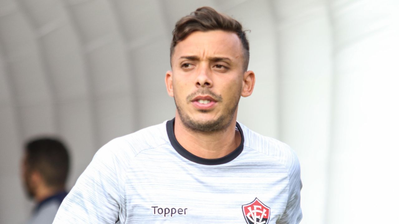 Ex-Arsenal e Athletico reforça time na Série D aos 36 anos