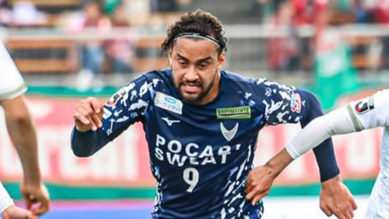 Ex-Athletico e Coritiba decide jogo no futebol asiático