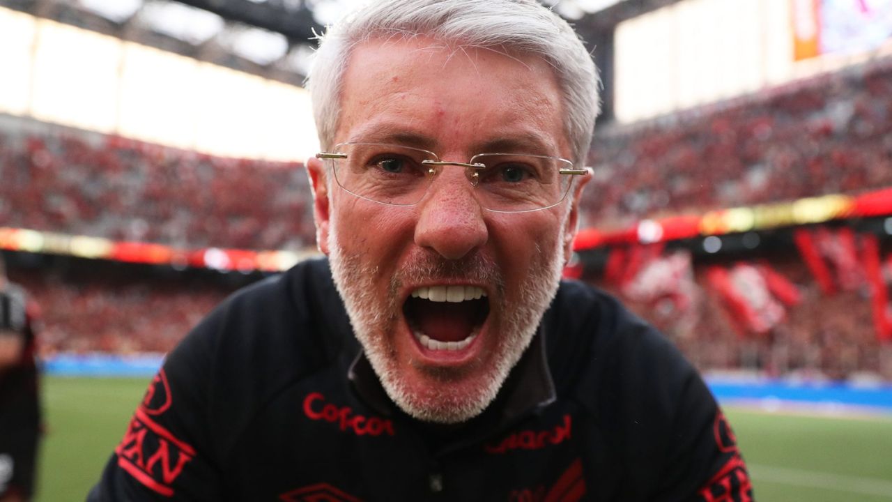 Odair Hellmann abre o coração em um ano de Athletico e elege os jogos mais difíceis