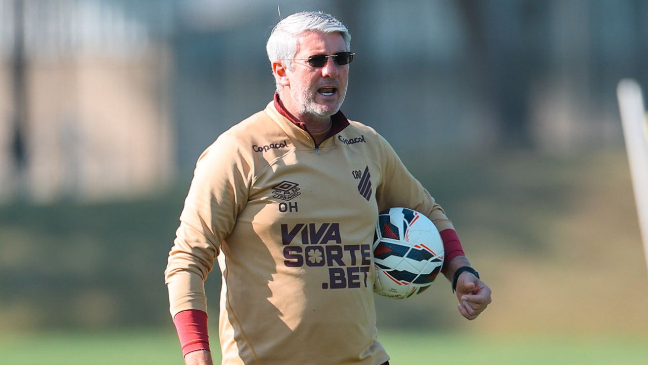Athletico tem desfalques e novidade para encarar o América; veja as escalações