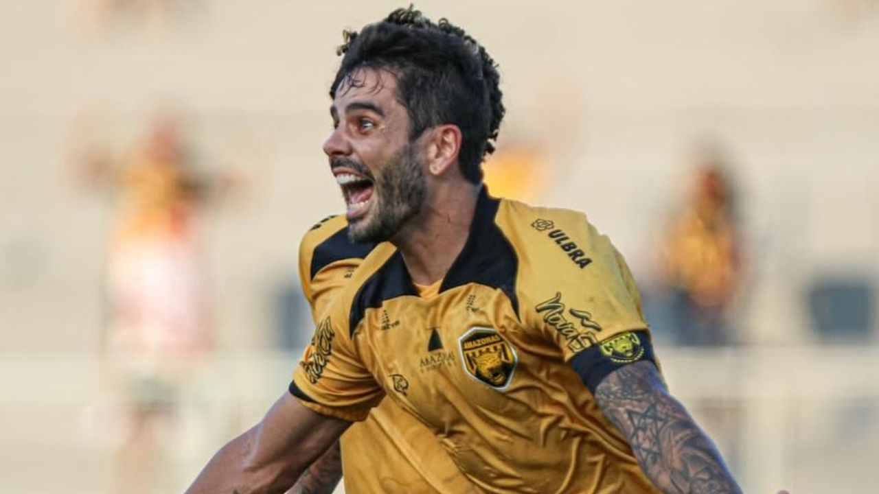 Ex-Coritiba, Henrique Almeida é anunciado como reforço de clube da Serie D
