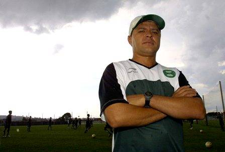 Que tal um Paranaense de showbol?