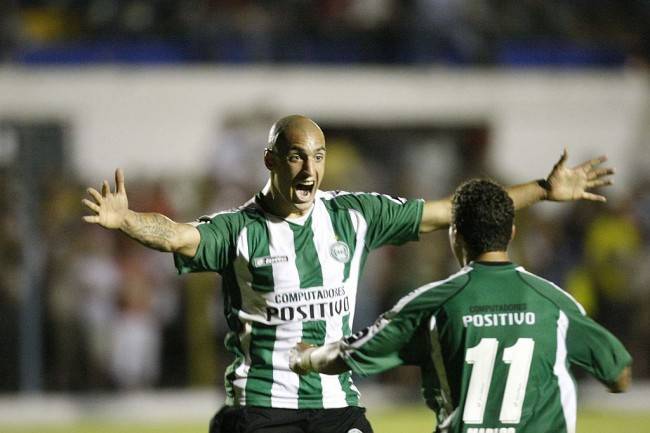 Alívio no gol e no grito de Ariel