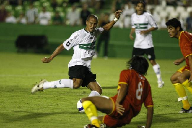 Coxa espreme a laranja; Atlético amansa o Tigrão