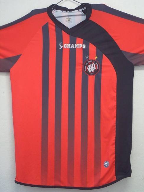 Ninguém merece uma camisa feia como essa
