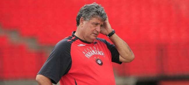 Até quando vai a tolerância com Geninho?