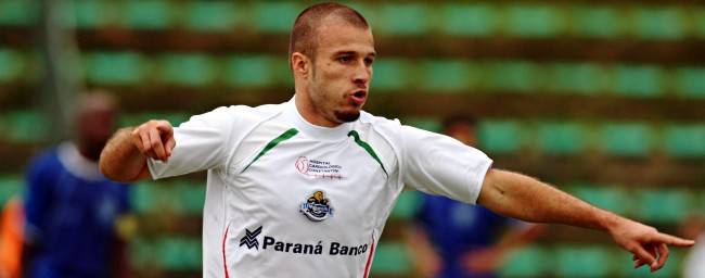 À procura de um homem-gol (e algo mais)