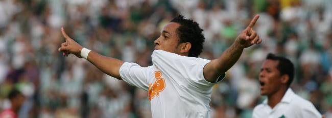 Estreia dá esperança e mostra deficiências no Coritiba