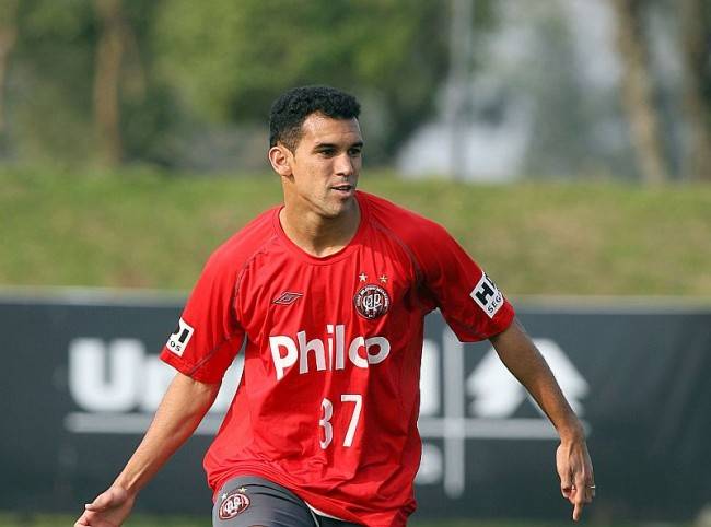 Wagner Diniz deve ser o lateral?