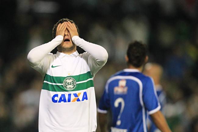 Coxa-branca, eles querem te enganar. Não deixe.