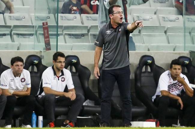 A saída de Enderson Moreira resolve os problemas do Atlético?