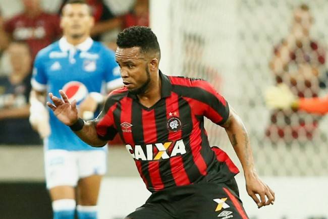 ‘Hoje é dia de guerra’, diz Carlos Alberto em rede social, sobre Atlético e Millos