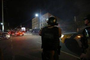 PM age com violência contra torcedores do Atlético para proteger ônibus do Flamengo, veja