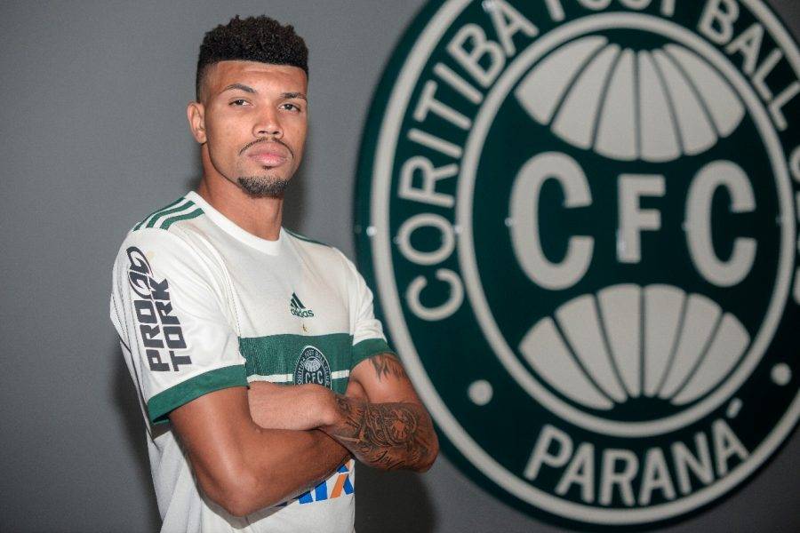 Vídeo da nova camisa chama Coritiba de “Curitiba” e revolta torcedores