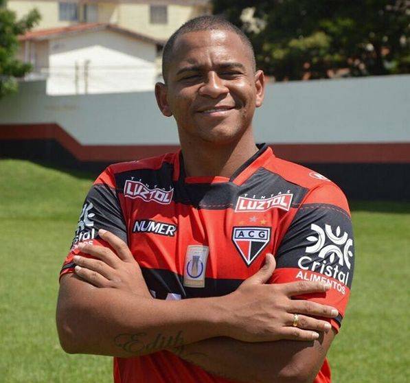Mesmo longe do Atlético, Walter provoca os torcedores do Coritiba