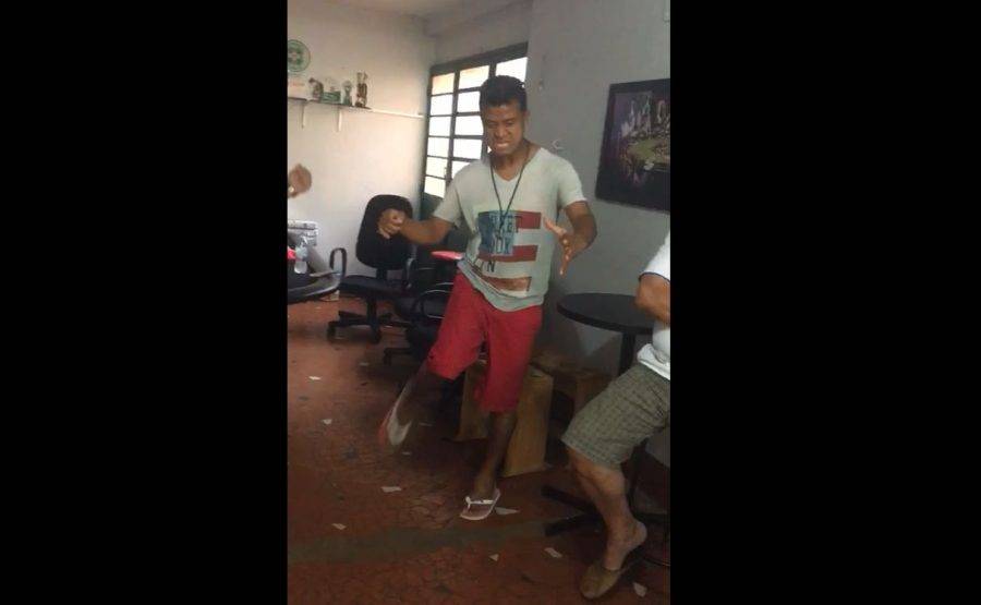 Gabiru viraliza com descrição de gol histórico contra o Barcelona, veja