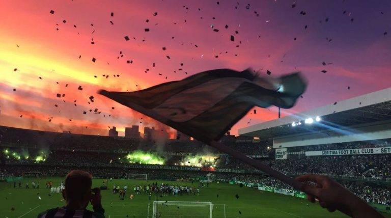 Coritiba provoca Atlético com foto: “um belo teto”