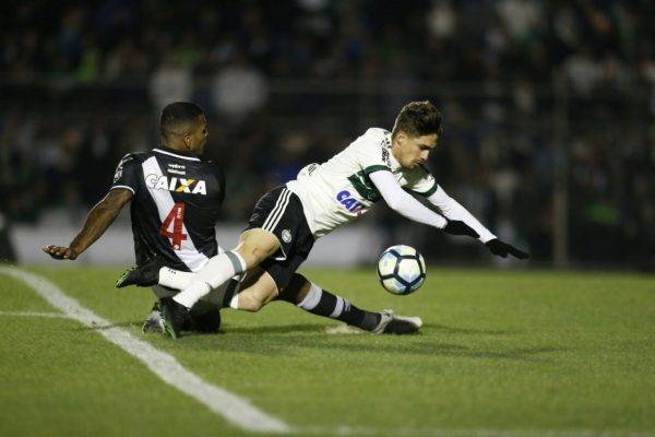Coritiba e Vasco fizeram um jogão na Vila
