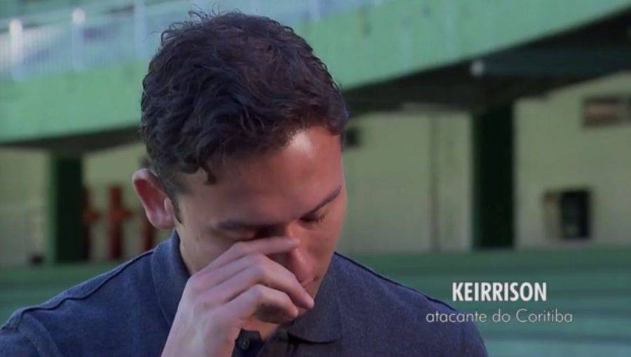 Keirrison chora ao lembrar do filho e agradece torcida do Coritiba