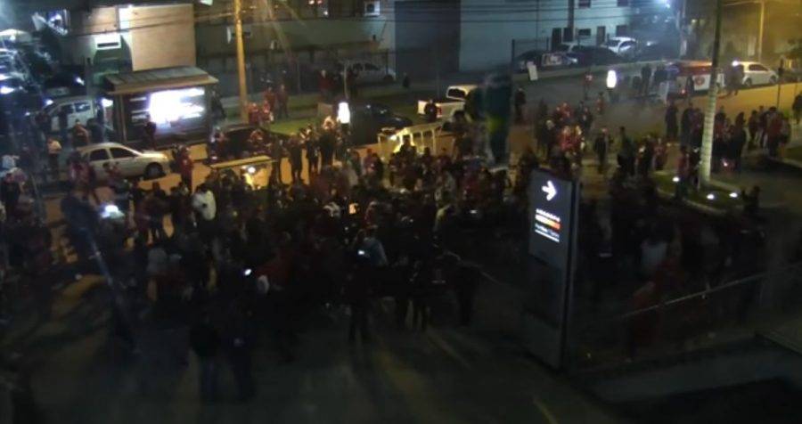 Atlético divulga imagens da invasão de torcedores à Arena da Baixada; assista