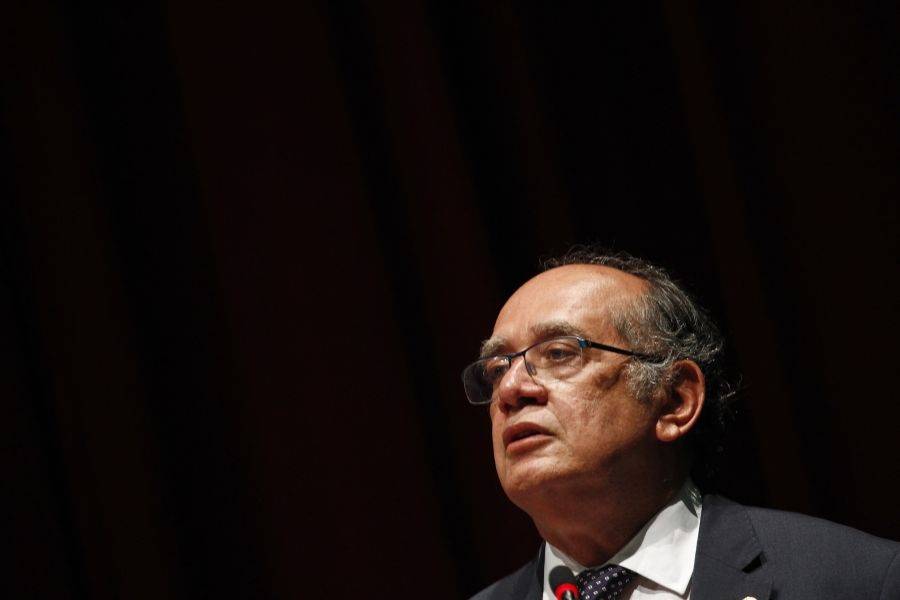 Coritiba e Paraná decoram sala do ministro Gilmar Mendes no TSE
