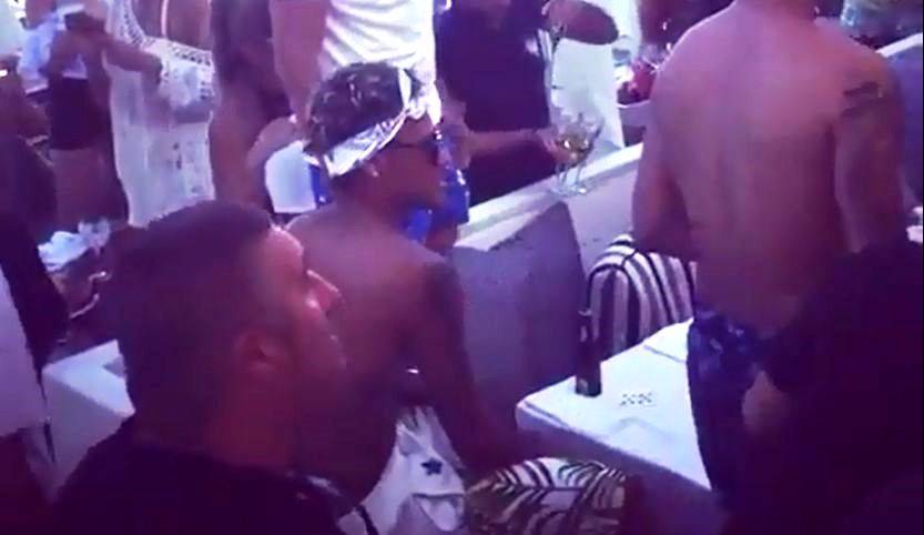 Festinha de Neymar com champanhe de R$ 3 mil viraliza nas redes sociais