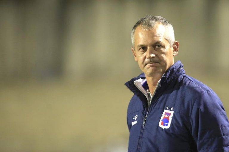 Briga com comissão técnica causou demissão de Lisca no Paraná