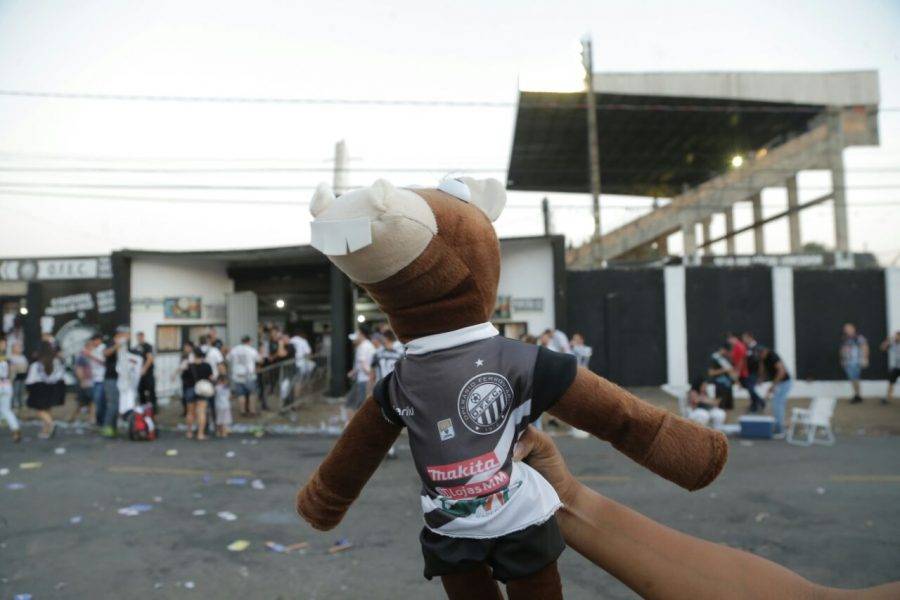 Cavalinhos do Fantástico: febre do Brasileirão faz alegria de crianças e ambulantes