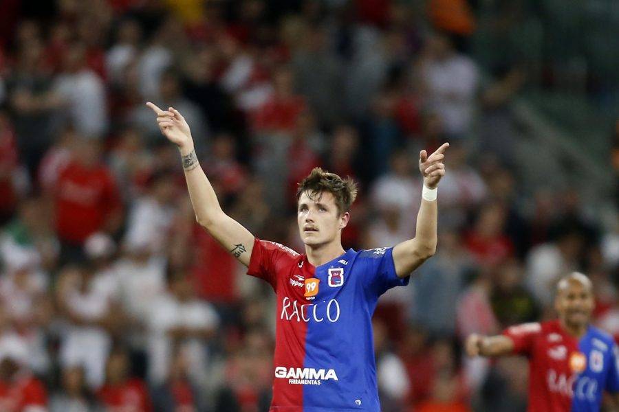 Deixaremos a vida em campo, promete zagueiro do Paraná